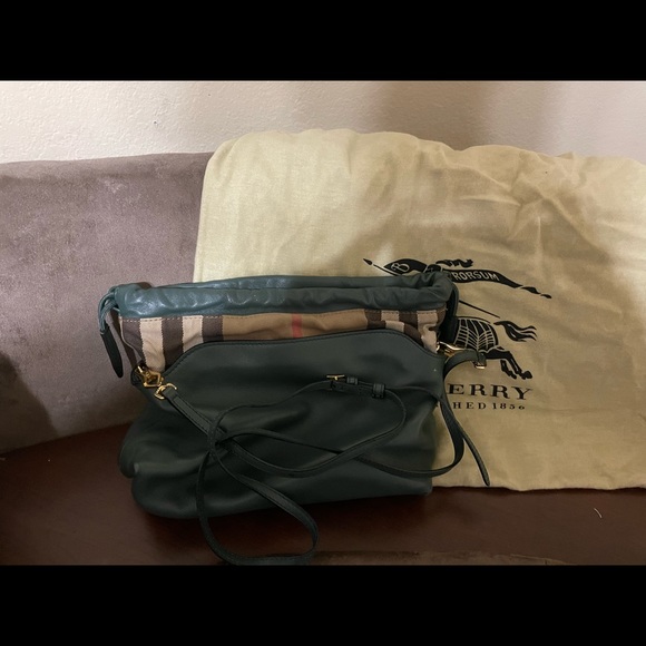 Crossbody - Picture 3 of 8